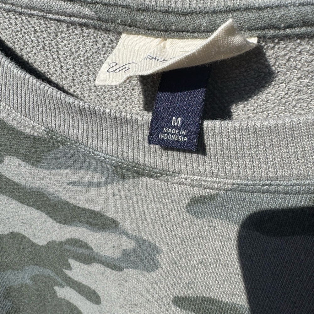 Universal Thread Womens Camo Print Long Sleeve Pu… - image 3